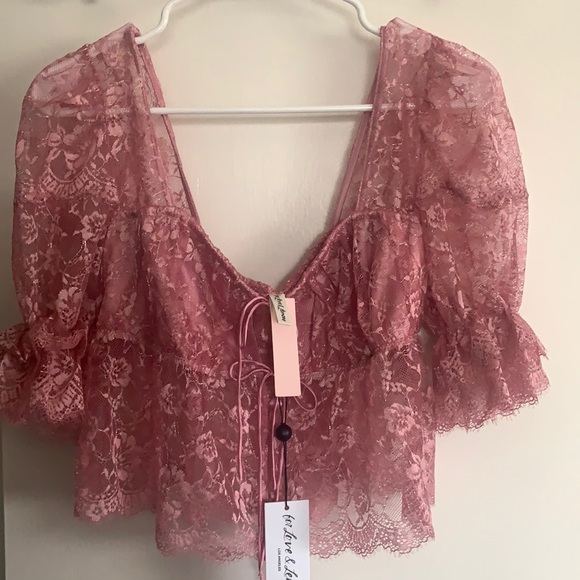 Victoria Secret Women’s Beautiful Top. Size Medium. Brand New. - Picture 1 of 8